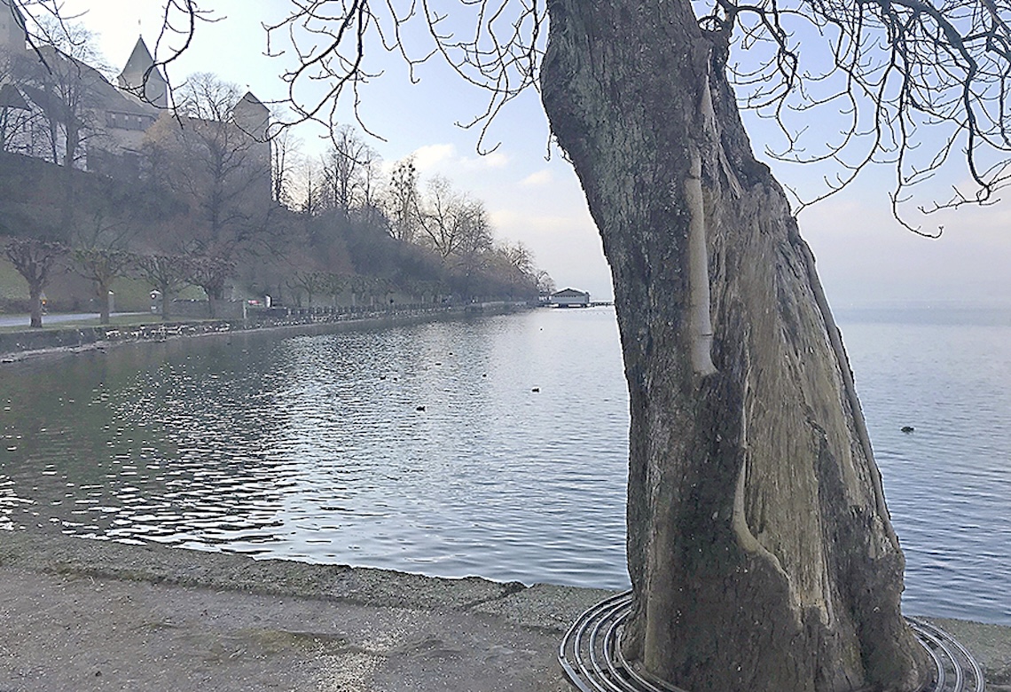 empty alt